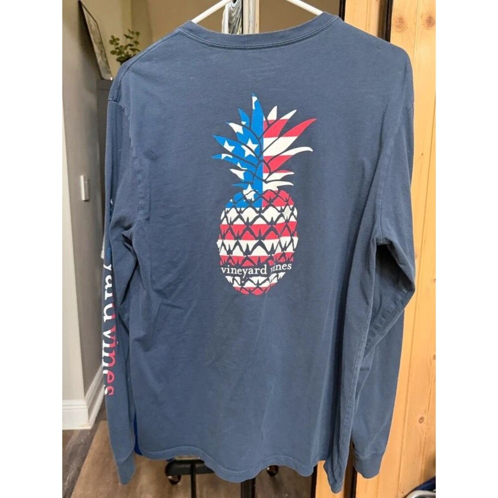 Vineyard vines USA pineapple tee men’s small